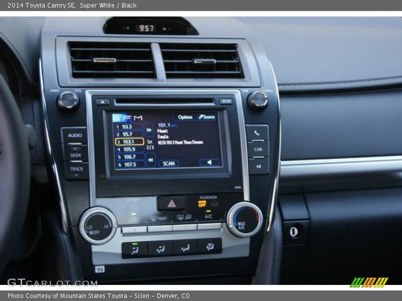 Super White / Black 2014 Toyota Camry SE