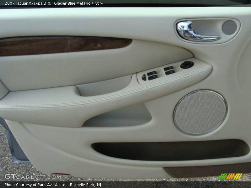 Glacier Blue Metallic / Ivory 2007 Jaguar X-Type 3.0