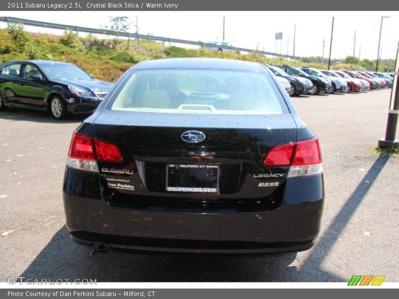 Crystal Black Silica / Warm Ivory 2011 Subaru Legacy 2.5i