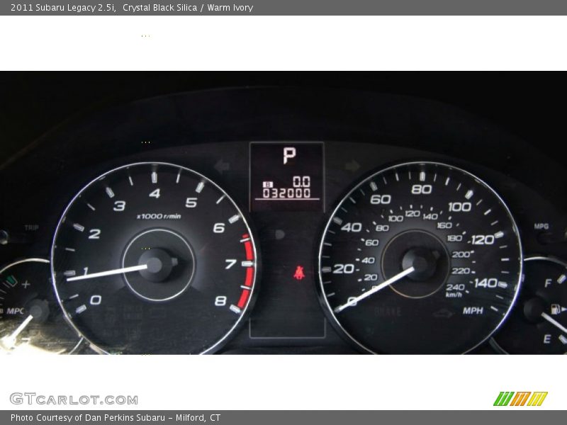 Crystal Black Silica / Warm Ivory 2011 Subaru Legacy 2.5i