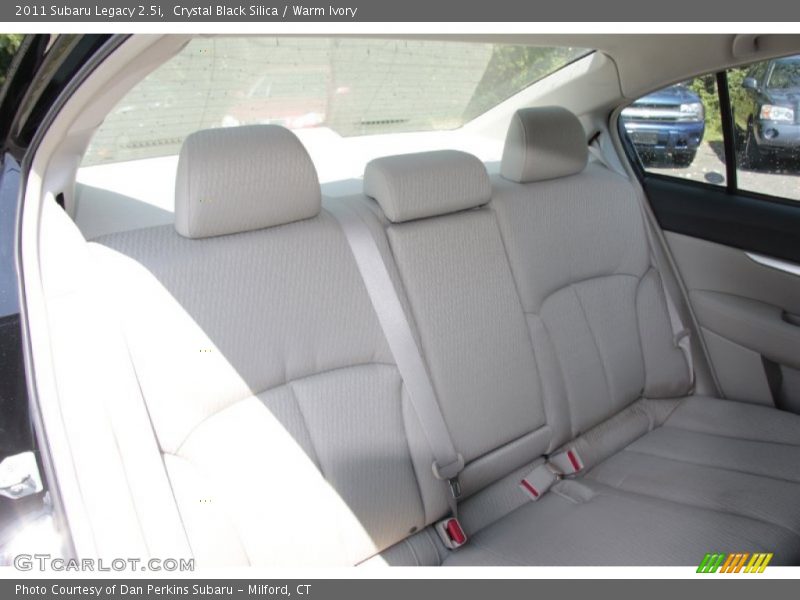 Crystal Black Silica / Warm Ivory 2011 Subaru Legacy 2.5i