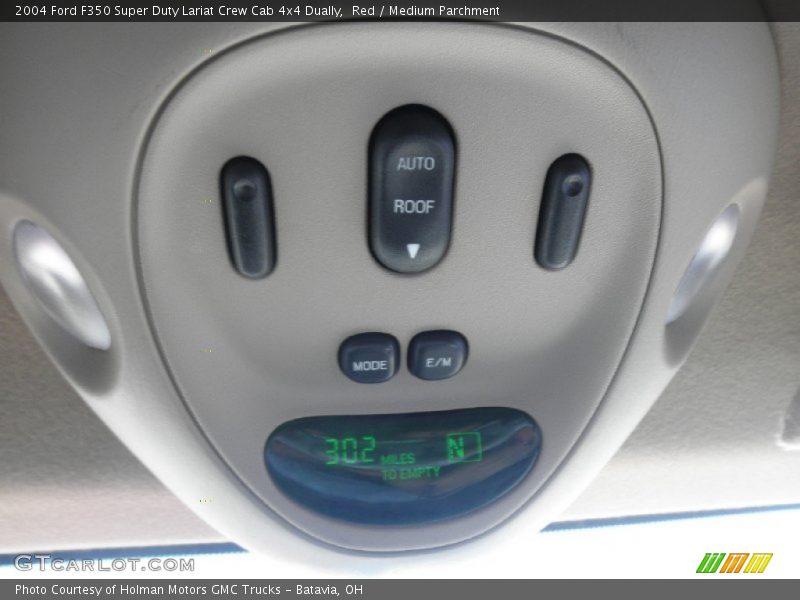 Controls of 2004 F350 Super Duty Lariat Crew Cab 4x4 Dually