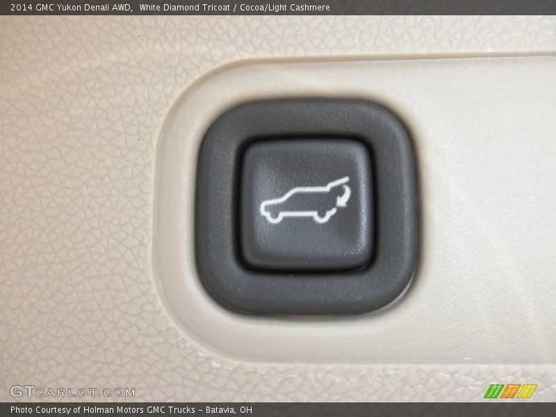 Controls of 2014 Yukon Denali AWD