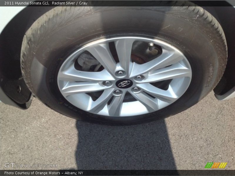 Radiant Silver / Gray 2011 Hyundai Sonata GLS