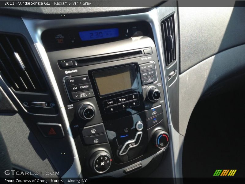Radiant Silver / Gray 2011 Hyundai Sonata GLS