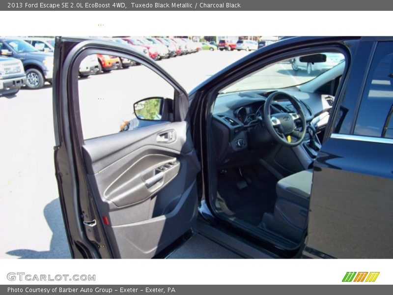Tuxedo Black Metallic / Charcoal Black 2013 Ford Escape SE 2.0L EcoBoost 4WD