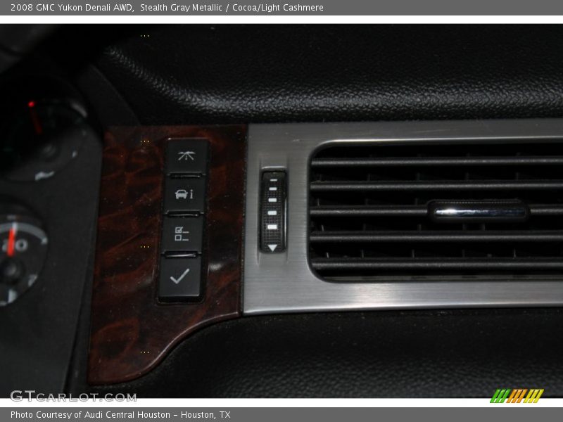 Stealth Gray Metallic / Cocoa/Light Cashmere 2008 GMC Yukon Denali AWD
