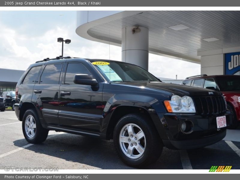 Black / Khaki 2005 Jeep Grand Cherokee Laredo 4x4