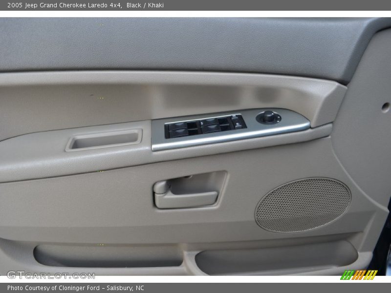 Black / Khaki 2005 Jeep Grand Cherokee Laredo 4x4