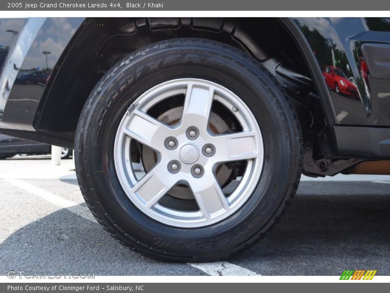 Black / Khaki 2005 Jeep Grand Cherokee Laredo 4x4