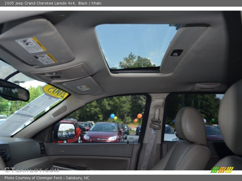 Black / Khaki 2005 Jeep Grand Cherokee Laredo 4x4
