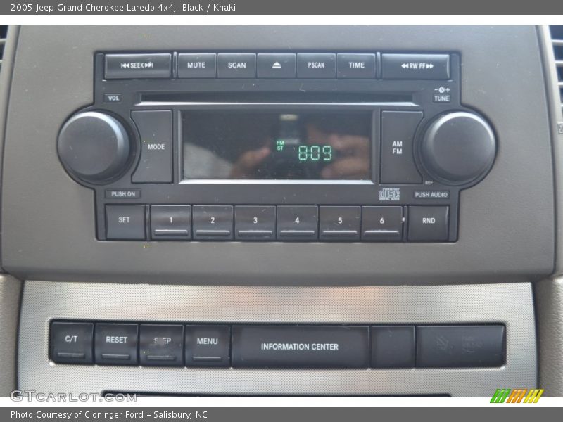 Black / Khaki 2005 Jeep Grand Cherokee Laredo 4x4