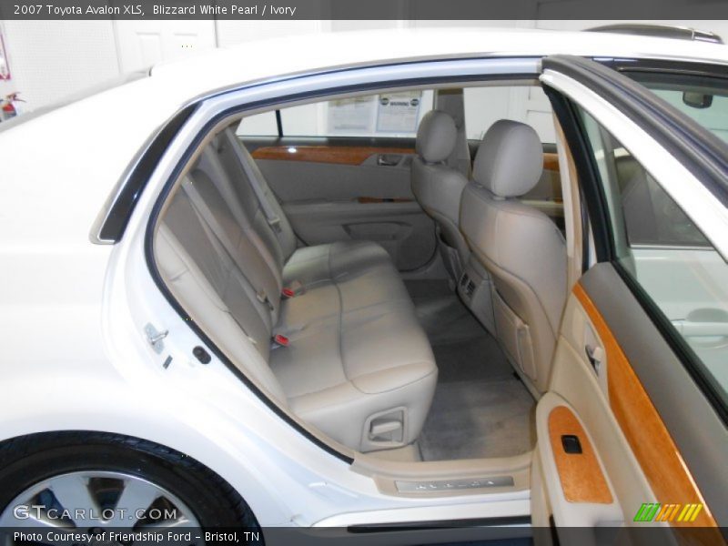 Blizzard White Pearl / Ivory 2007 Toyota Avalon XLS