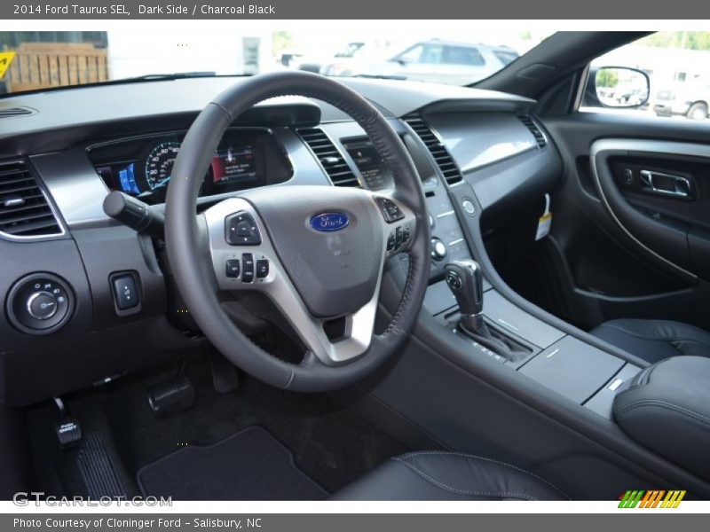 Dashboard of 2014 Taurus SEL