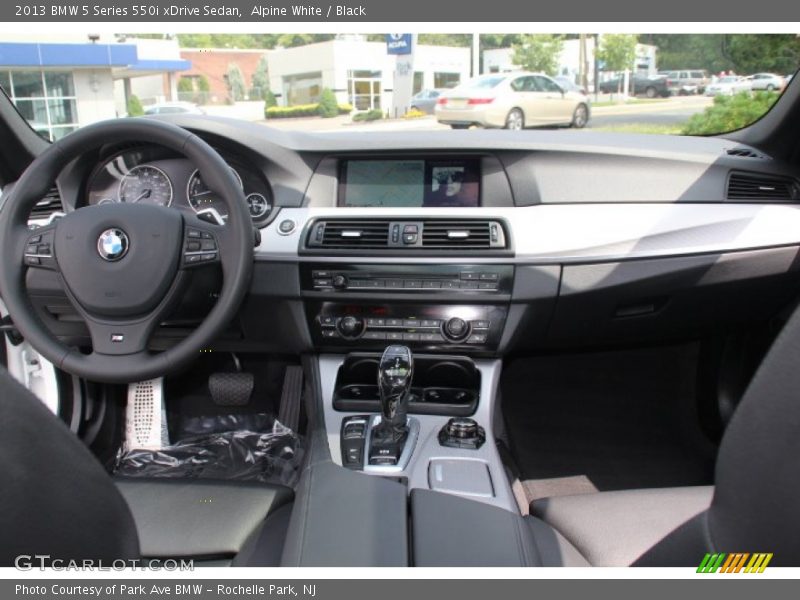 Alpine White / Black 2013 BMW 5 Series 550i xDrive Sedan