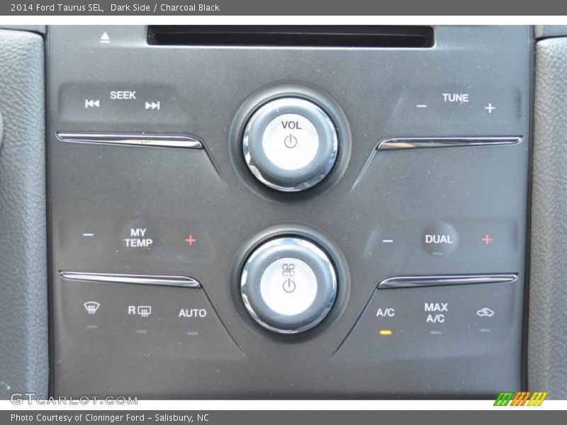 Controls of 2014 Taurus SEL