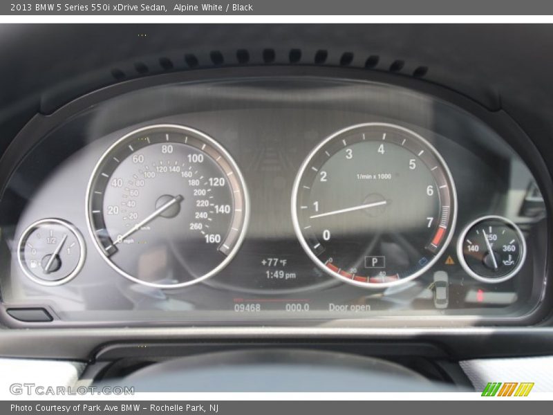 Alpine White / Black 2013 BMW 5 Series 550i xDrive Sedan