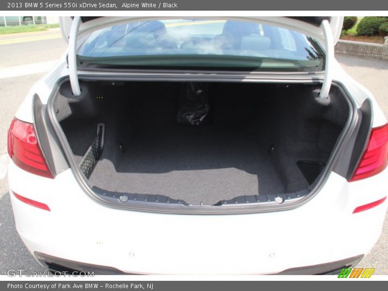 Alpine White / Black 2013 BMW 5 Series 550i xDrive Sedan