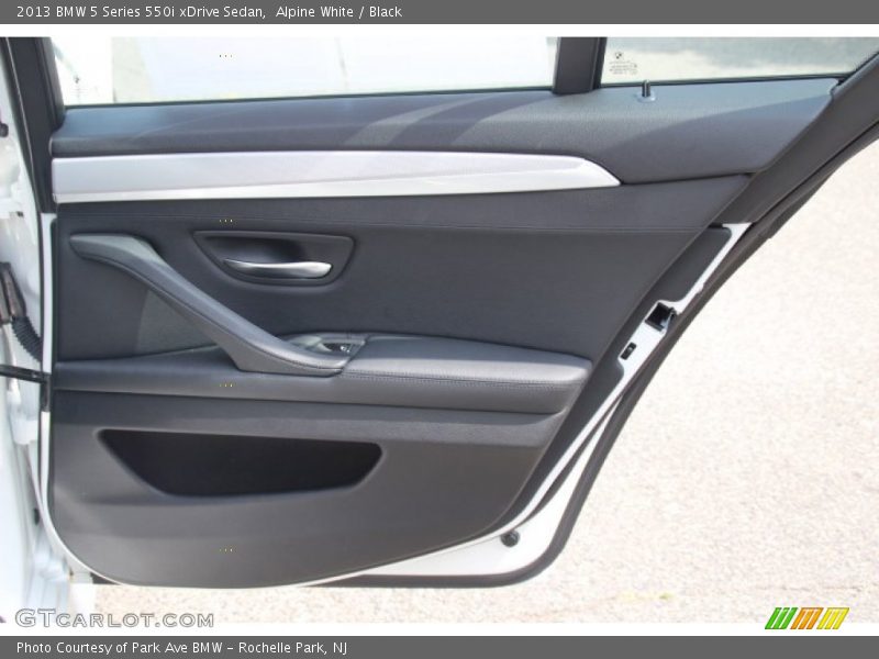 Alpine White / Black 2013 BMW 5 Series 550i xDrive Sedan