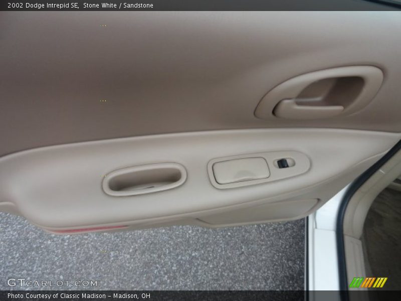 Stone White / Sandstone 2002 Dodge Intrepid SE