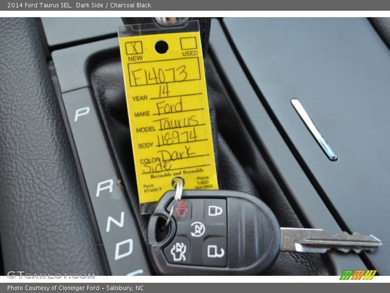 Keys of 2014 Taurus SEL