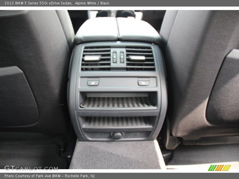 Alpine White / Black 2013 BMW 5 Series 550i xDrive Sedan