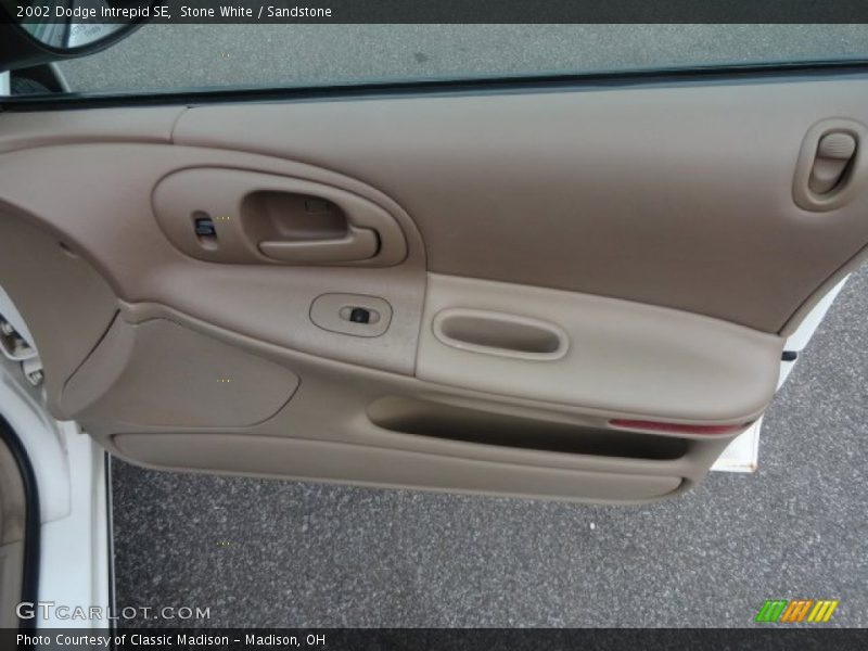 Stone White / Sandstone 2002 Dodge Intrepid SE