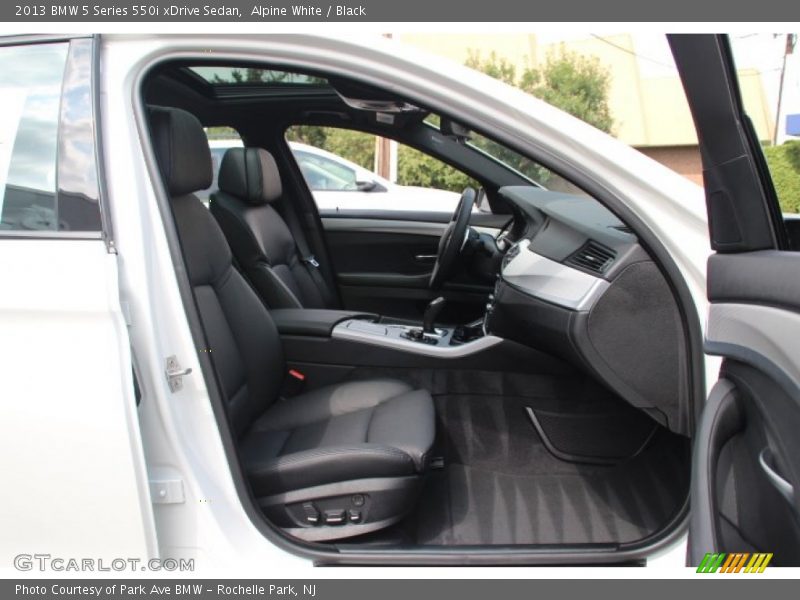 Alpine White / Black 2013 BMW 5 Series 550i xDrive Sedan