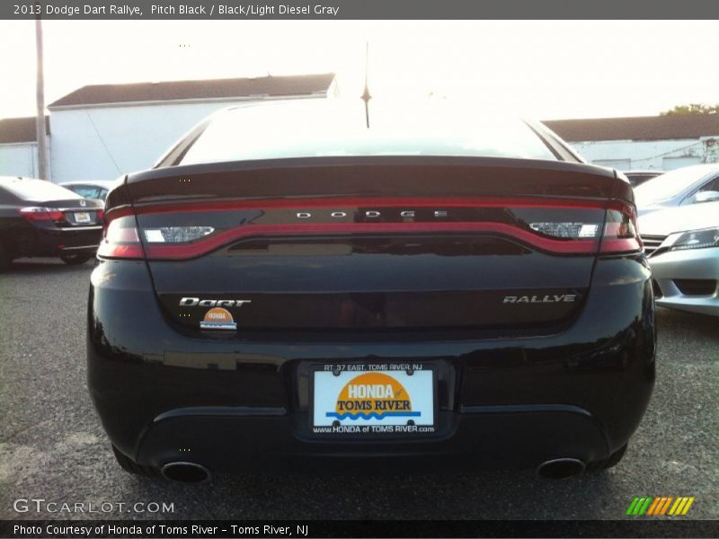 Pitch Black / Black/Light Diesel Gray 2013 Dodge Dart Rallye