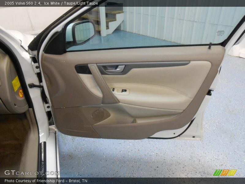 Ice White / Taupe/Light Taupe 2005 Volvo S60 2.4