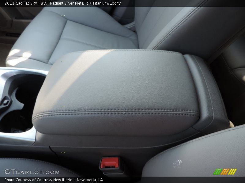 Radiant Silver Metallic / Titanium/Ebony 2011 Cadillac SRX FWD