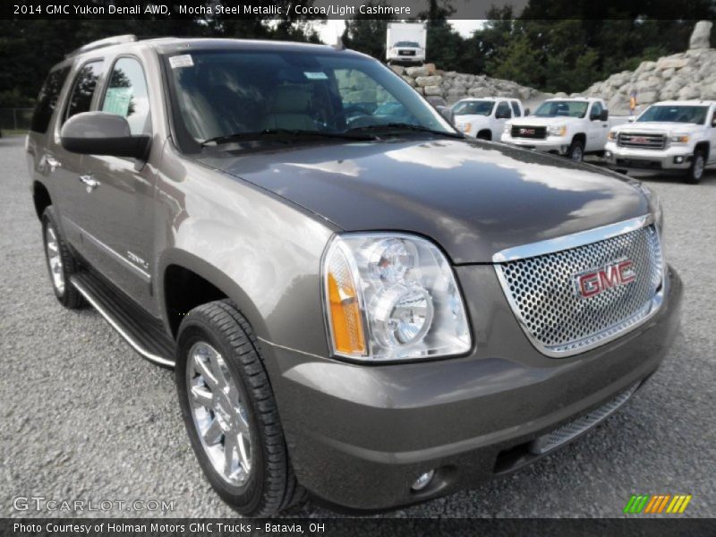 Front 3/4 View of 2014 Yukon Denali AWD