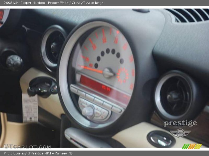 Pepper White / Gravity Tuscan Beige 2008 Mini Cooper Hardtop
