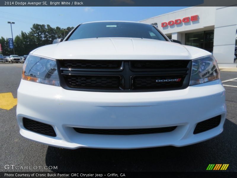 Bright White / Black 2014 Dodge Avenger SE