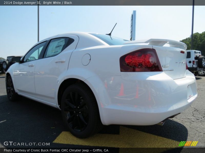 Bright White / Black 2014 Dodge Avenger SE