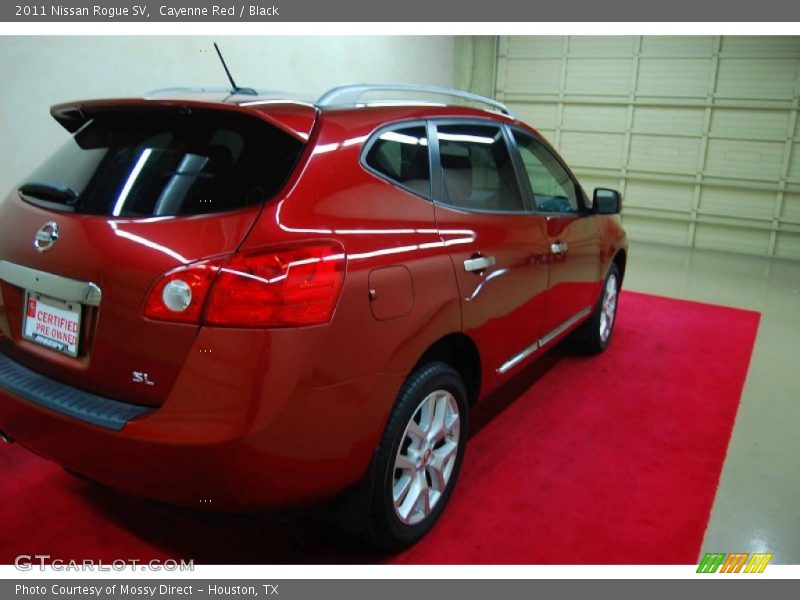 Cayenne Red / Black 2011 Nissan Rogue SV
