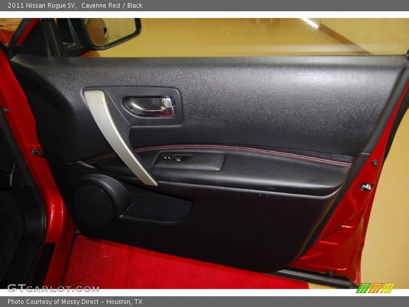 Cayenne Red / Black 2011 Nissan Rogue SV