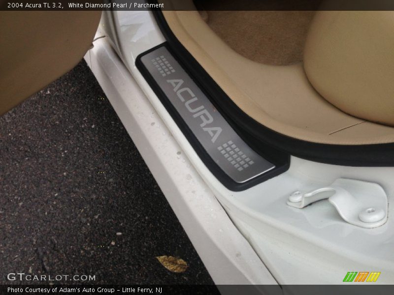 White Diamond Pearl / Parchment 2004 Acura TL 3.2