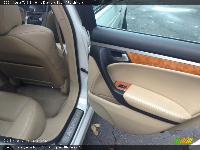 White Diamond Pearl / Parchment 2004 Acura TL 3.2