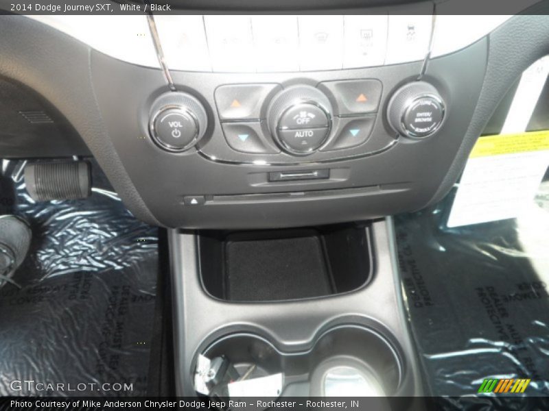 White / Black 2014 Dodge Journey SXT
