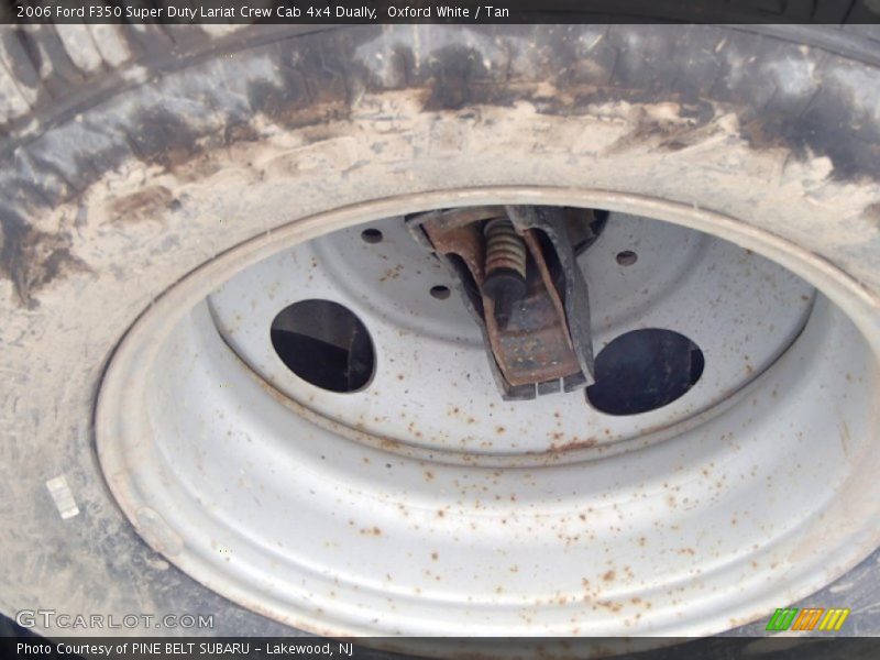 Oxford White / Tan 2006 Ford F350 Super Duty Lariat Crew Cab 4x4 Dually