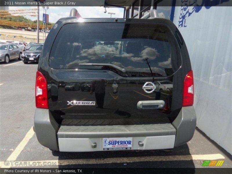 Super Black / Gray 2011 Nissan Xterra S