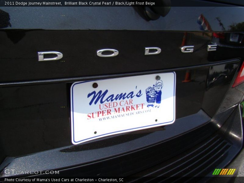 Brilliant Black Crystal Pearl / Black/Light Frost Beige 2011 Dodge Journey Mainstreet