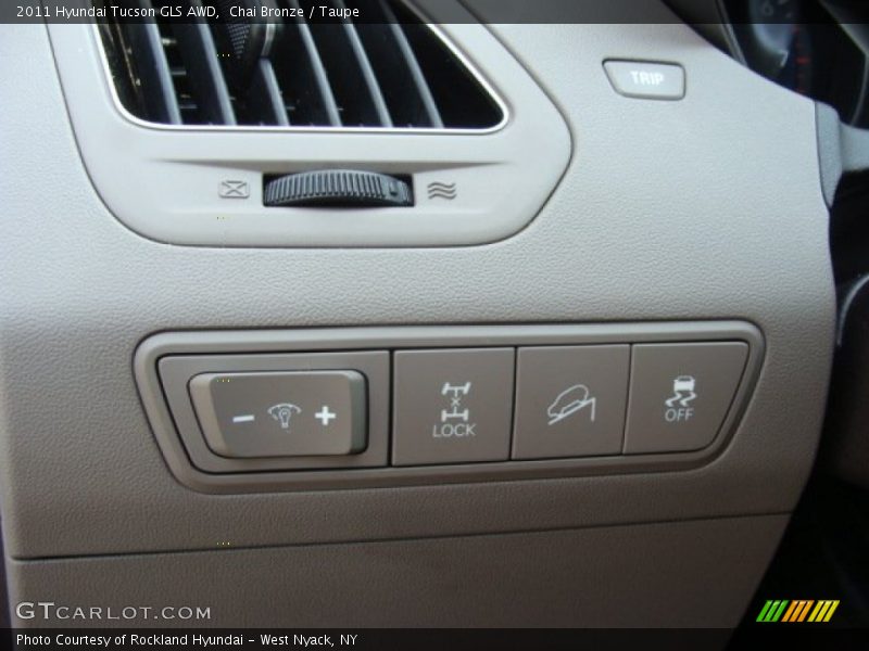 Chai Bronze / Taupe 2011 Hyundai Tucson GLS AWD