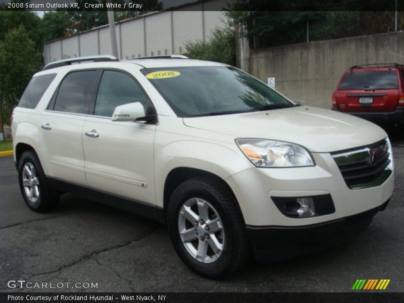 Cream White / Gray 2008 Saturn Outlook XR