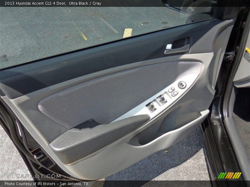 Ultra Black / Gray 2013 Hyundai Accent GLS 4 Door