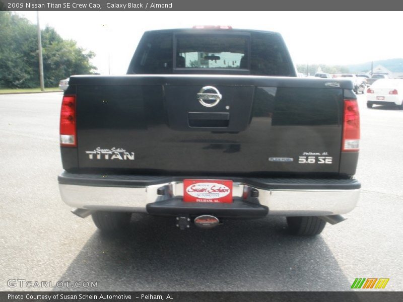 Galaxy Black / Almond 2009 Nissan Titan SE Crew Cab