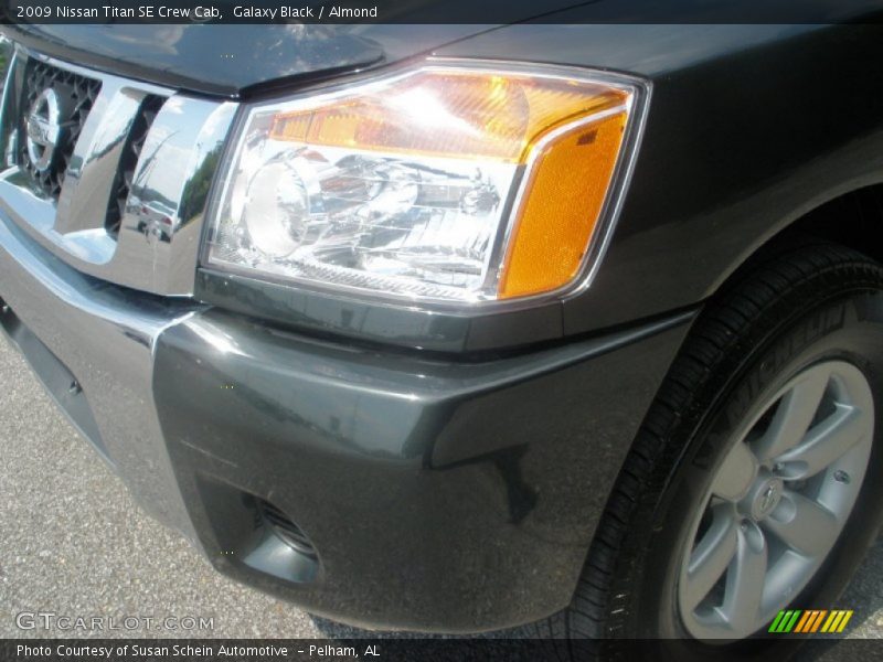 Galaxy Black / Almond 2009 Nissan Titan SE Crew Cab