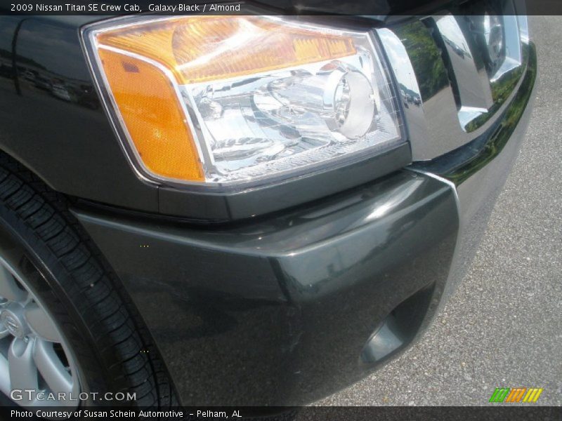 Galaxy Black / Almond 2009 Nissan Titan SE Crew Cab