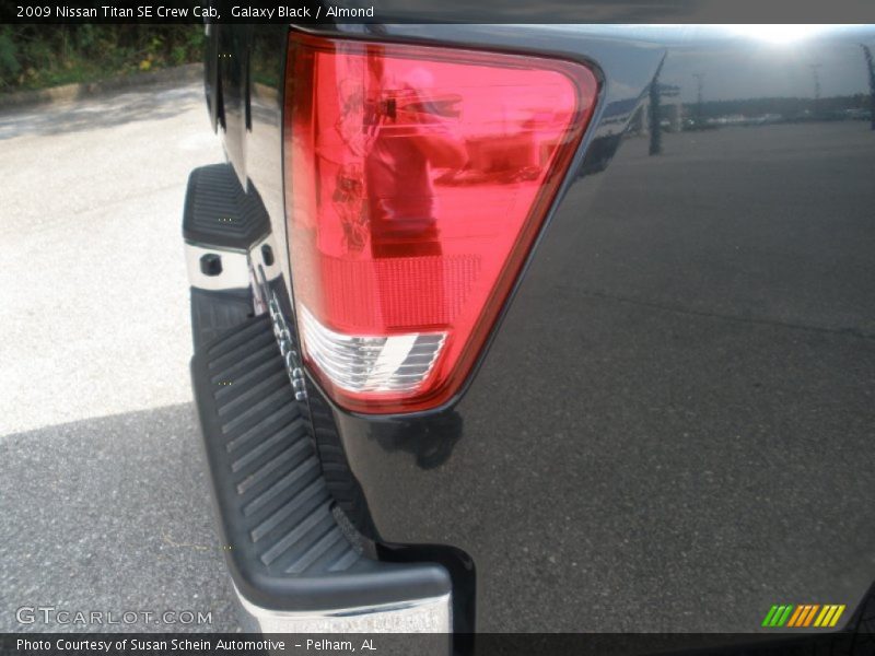 Galaxy Black / Almond 2009 Nissan Titan SE Crew Cab